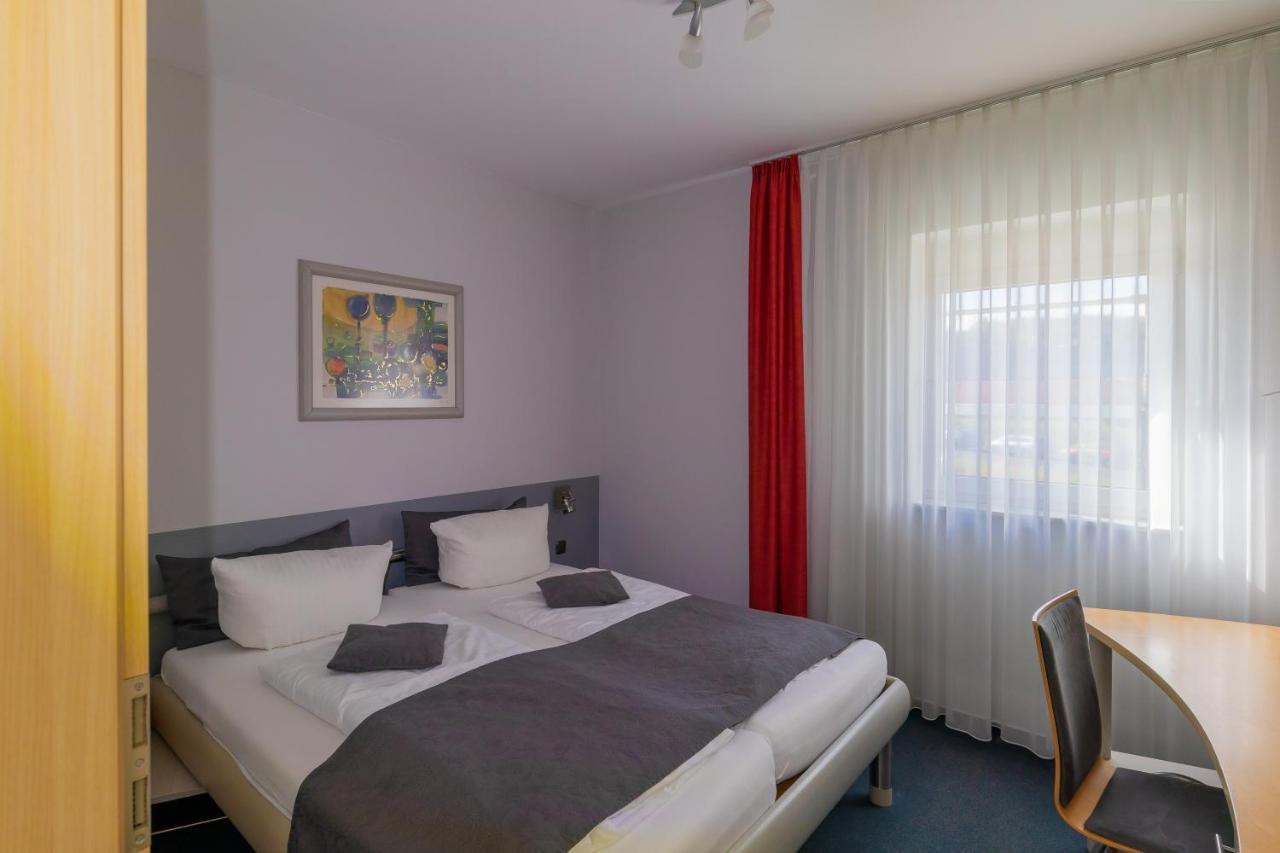 Business Vital Hotel Am Rennsteig Suhl Buitenkant foto