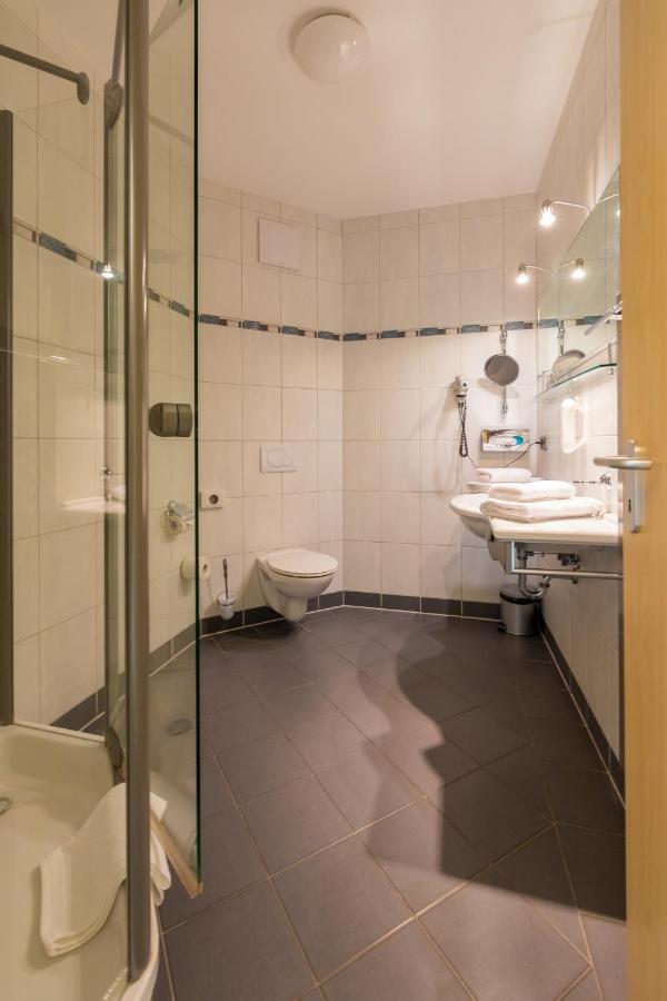 Business Vital Hotel Am Rennsteig Suhl Buitenkant foto