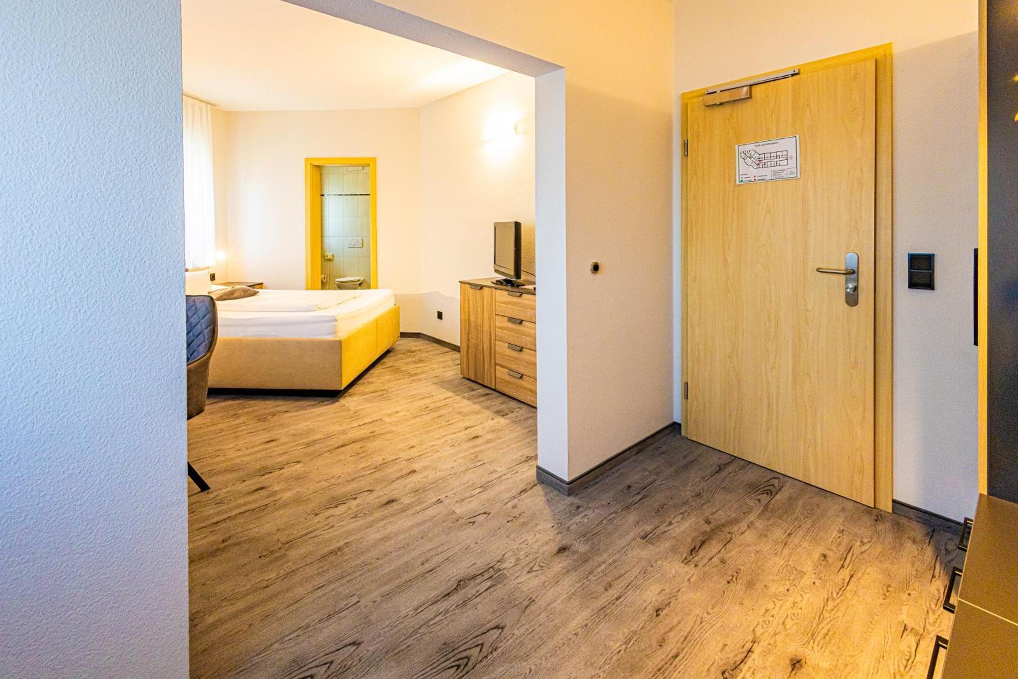 Business Vital Hotel Am Rennsteig Suhl Buitenkant foto