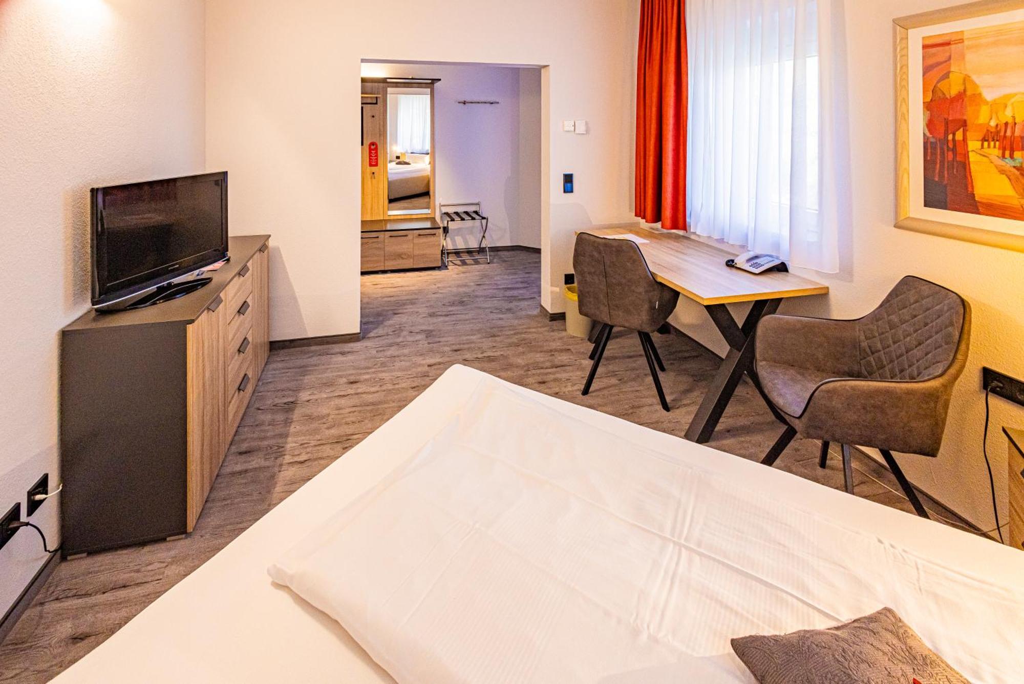 Business Vital Hotel Am Rennsteig Suhl Buitenkant foto