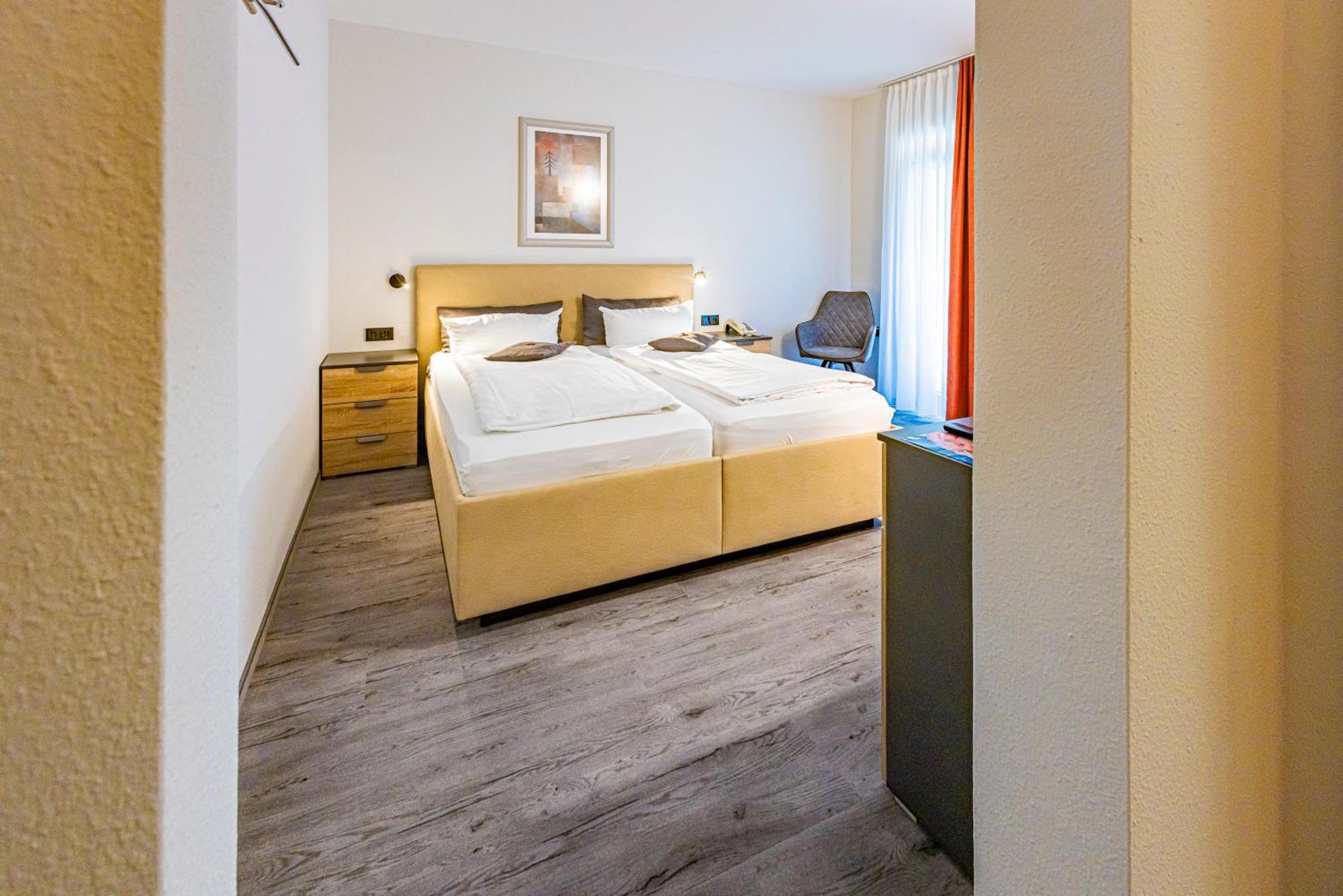 Business Vital Hotel Am Rennsteig Suhl Buitenkant foto